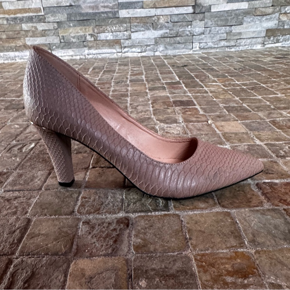 Heels - Picture 9 of 10